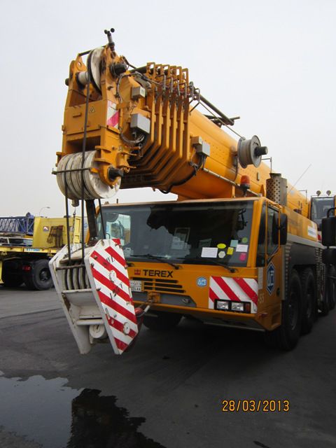 AC DEMAG 250 TONS